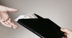 Cum stabilești bacșișul atunci când mergi în străinătate? bacșișul