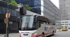 De ce autocarul a rămas cel mai popular mijloc de călătorie către și din străinătate? autocarul