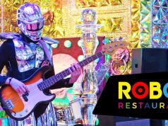 Este restaurantul cu roboți din Tokyo cel mai mișto din lume? Robot Restaurant