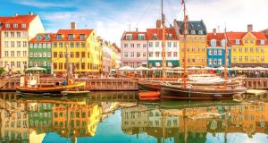 Locuri de muncă în străinătate – care sunt cele mai dorite țări de către români